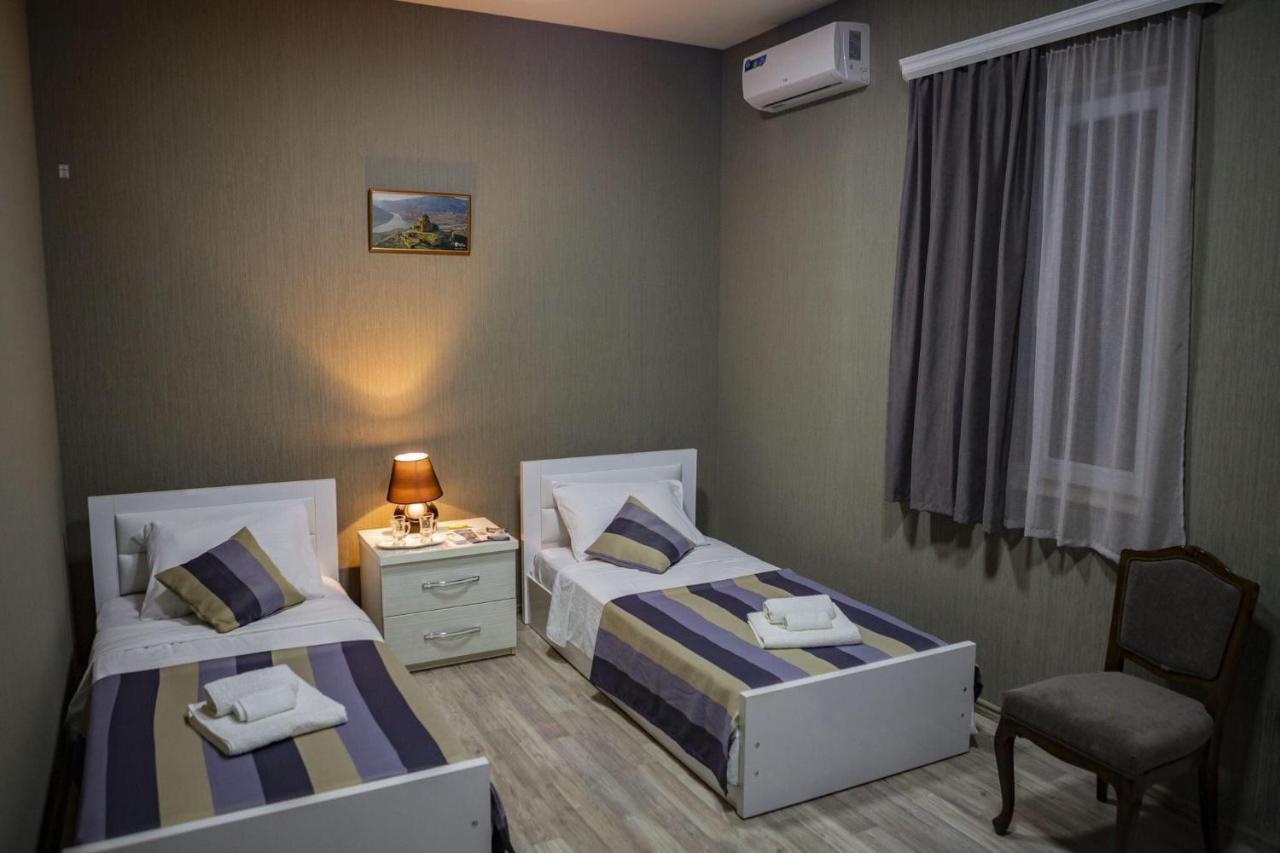 Twins Hotel Tbilisi Buitenkant foto