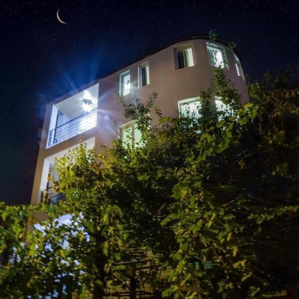 Twins Hotel Tbilisi Buitenkant foto