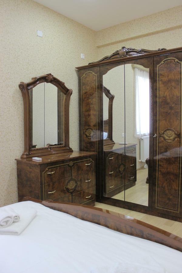 Twins Hotel Tbilisi Buitenkant foto