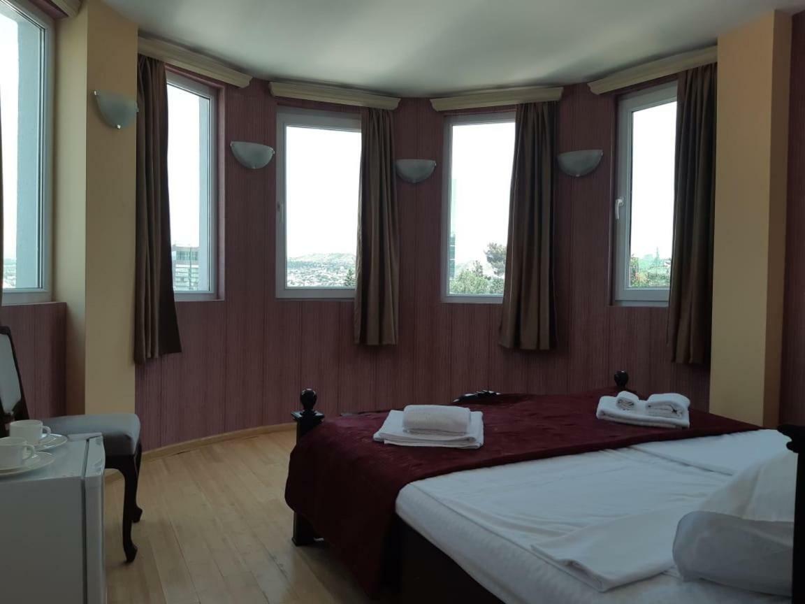 Twins Hotel Tbilisi Buitenkant foto